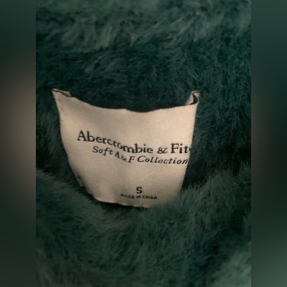 NWT Abercrombie & Fitch sweater - Picture 5 of 6